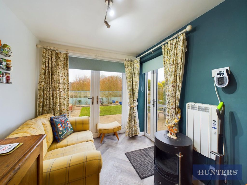 Property photo 3 of 17 Kitchen/Diner