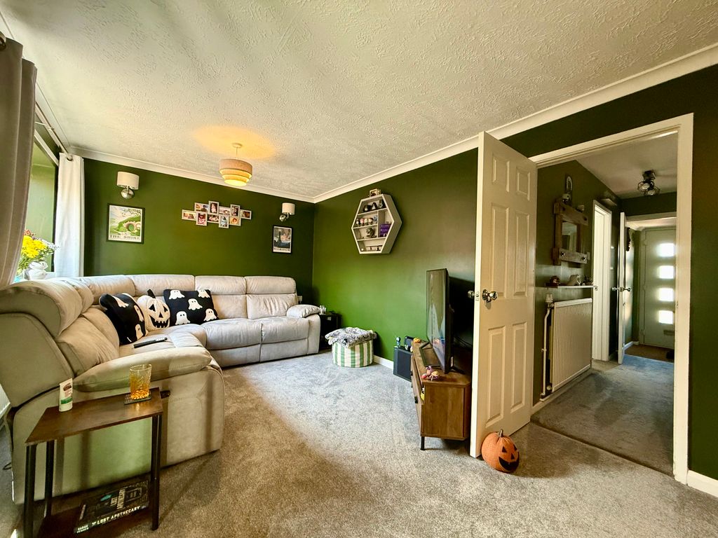 Property photo 2 of 12