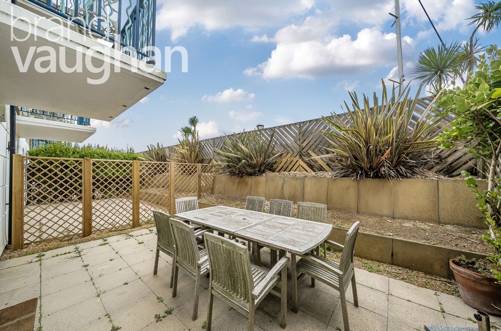 Property photo 3 of 11 Patio