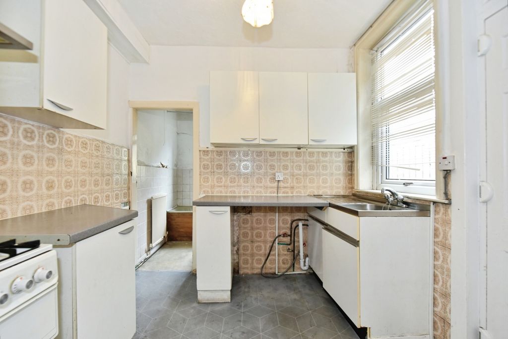 Property photo 3 of 17 Pbox-Img.Jpg