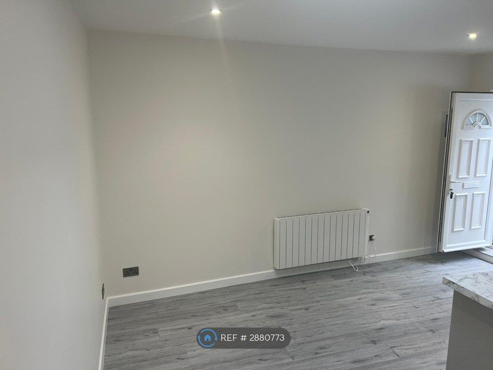 Property photo 2 of 11 Studio