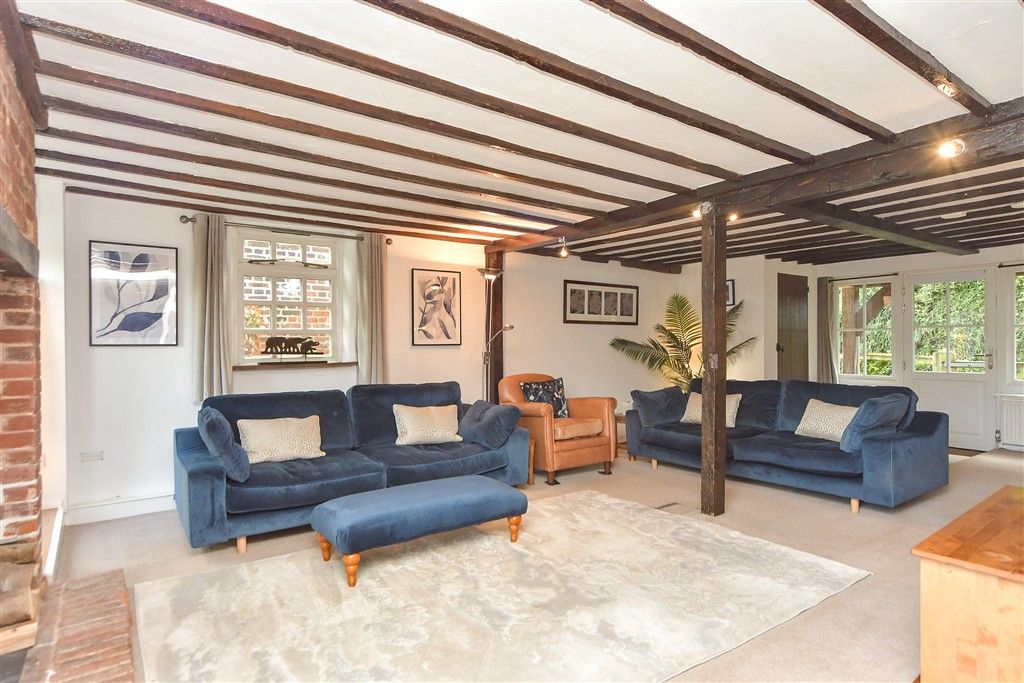 Property photo 1 of 20 Lounge