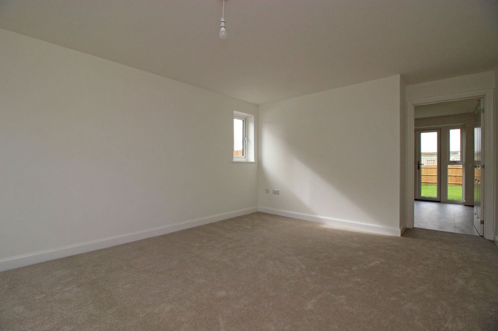 Property photo 2 of 12 Picture 2