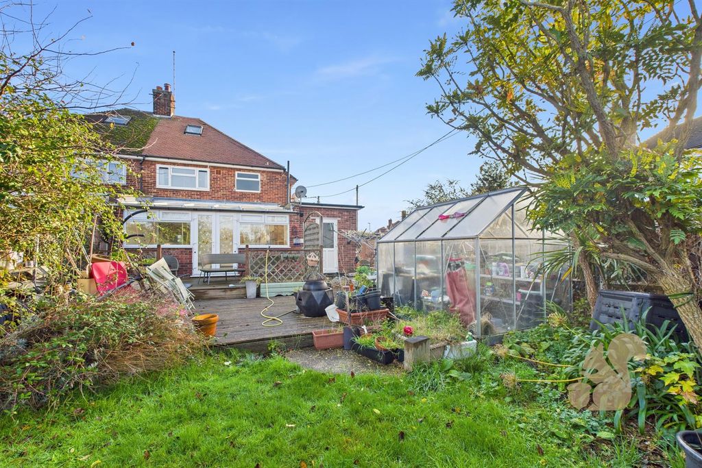 Property photo 3 of 21 Cam03877G0-Pr0280-Still019.Jpg