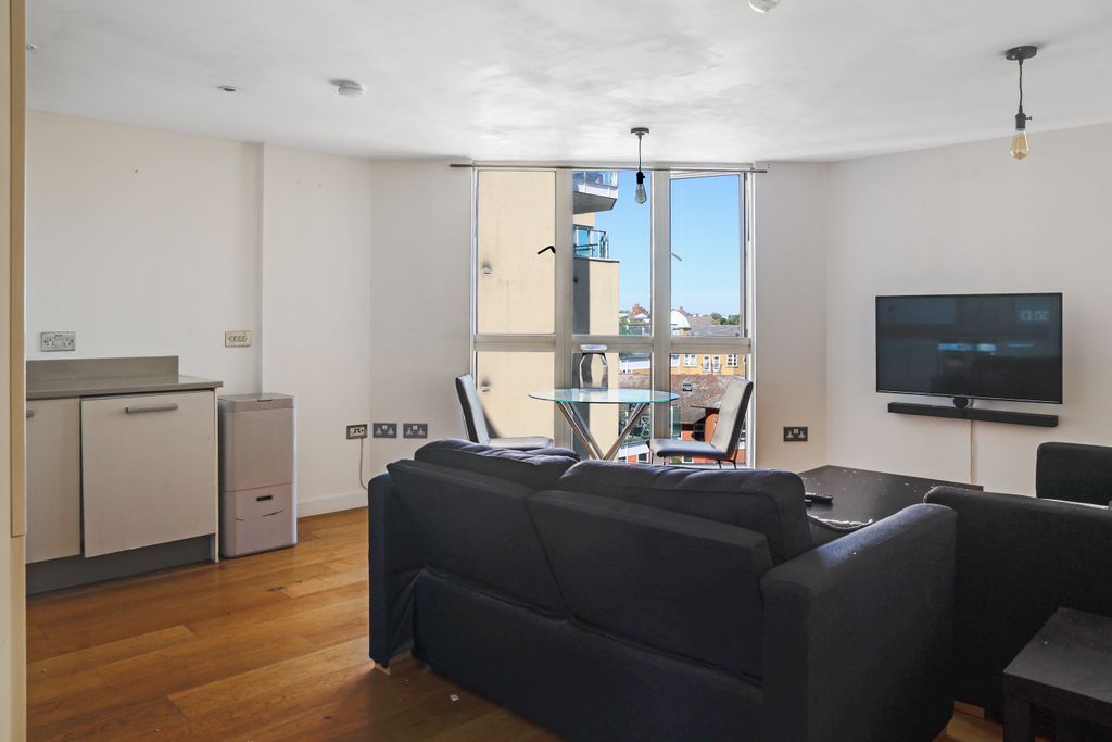 Property photo 2 of 26 02-14cd86149 - Usl - Flat 642 Pavilion House -1.Jpg