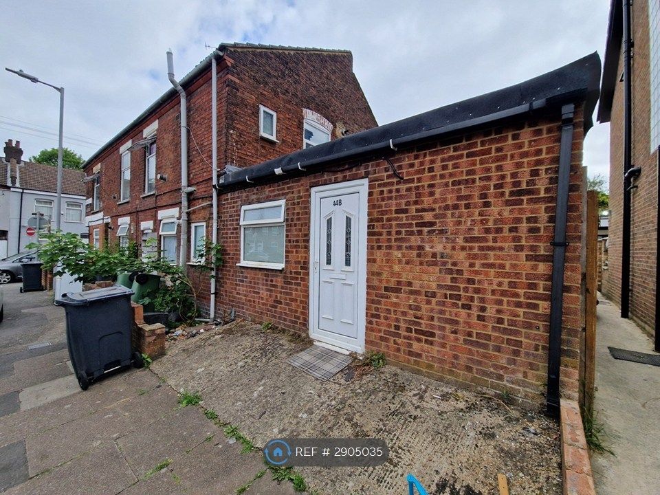 Property photo 1 of 8