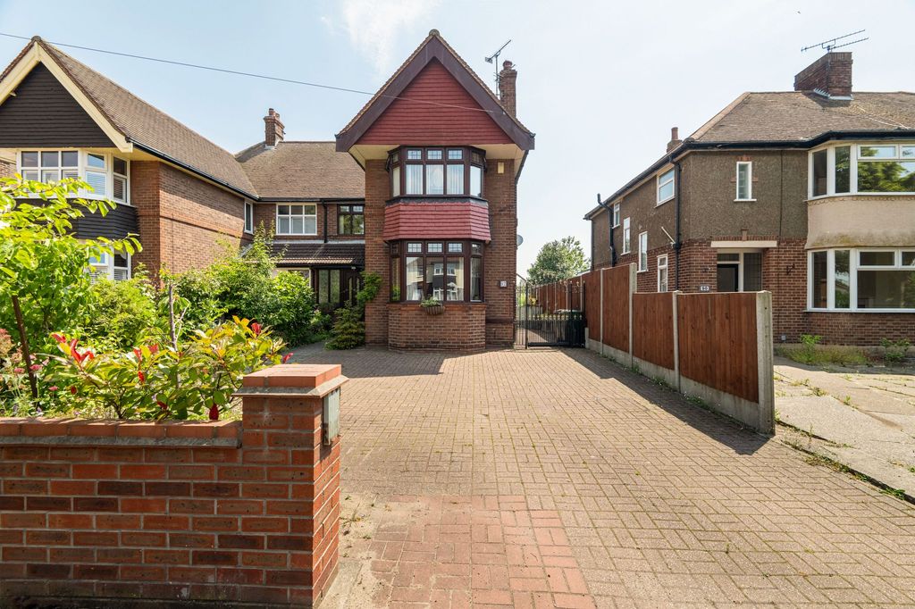 Property photo 1 of 24