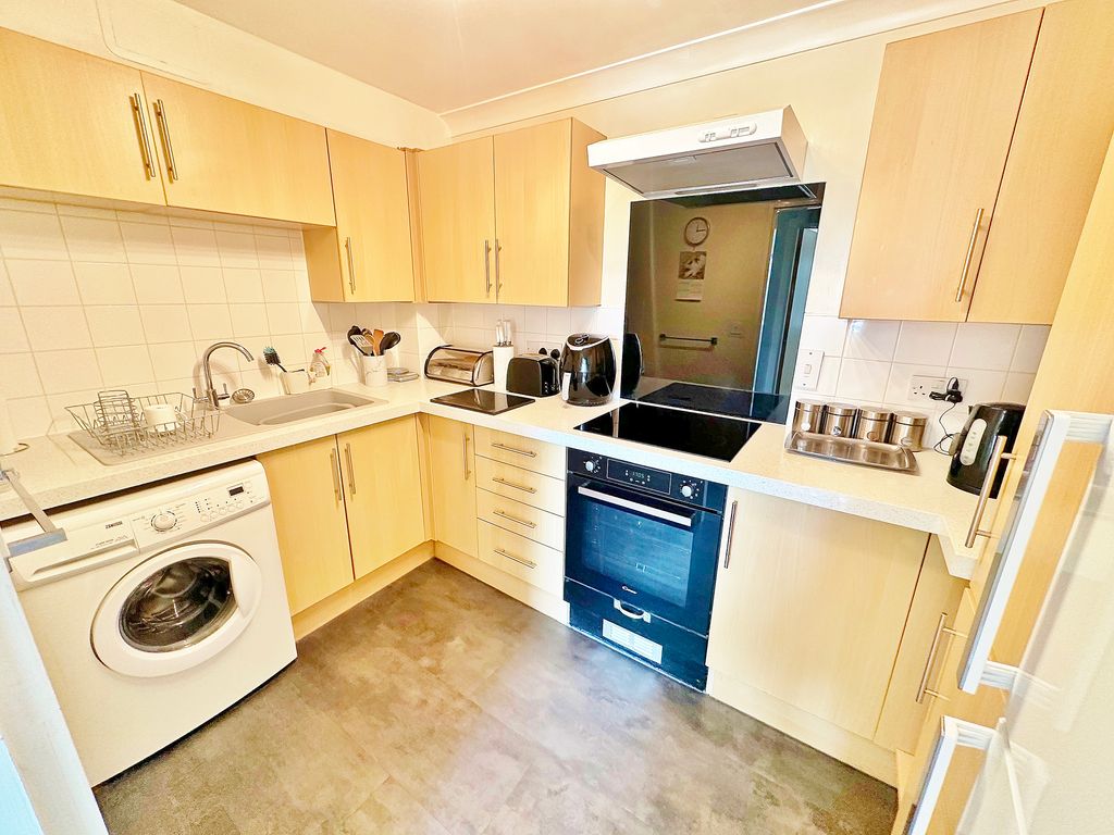 Property photo 3 of 10