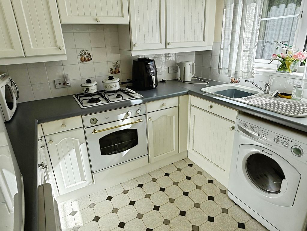 Property photo 3 of 17