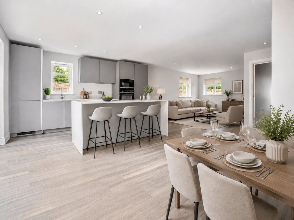 Property photo 2 of 13 Kitchen / Dining