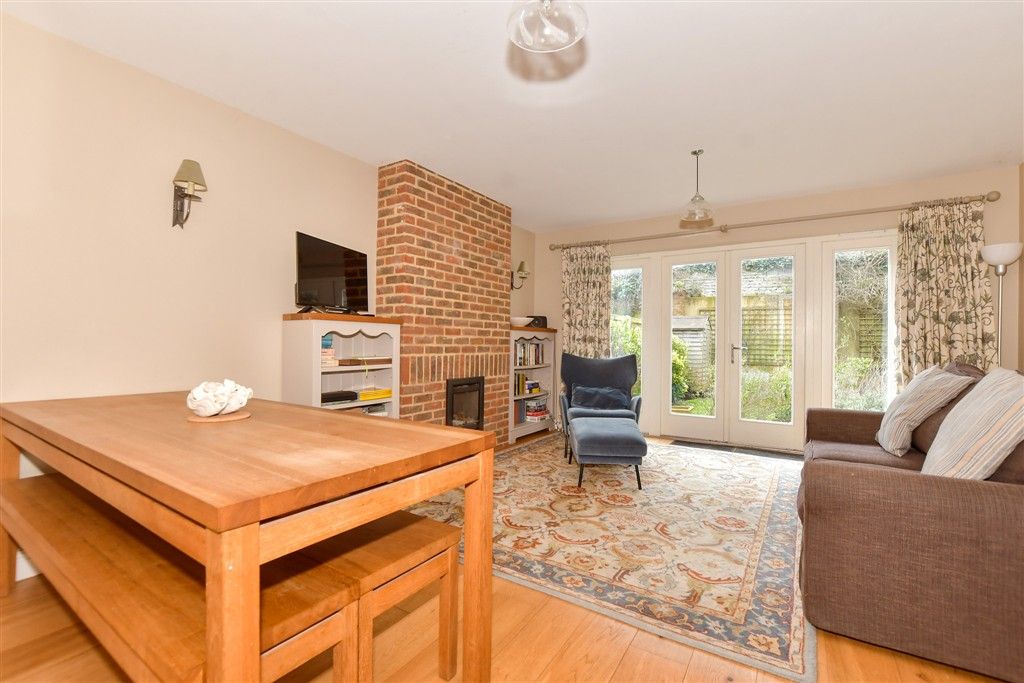 Property photo 1 of 13 Lounge