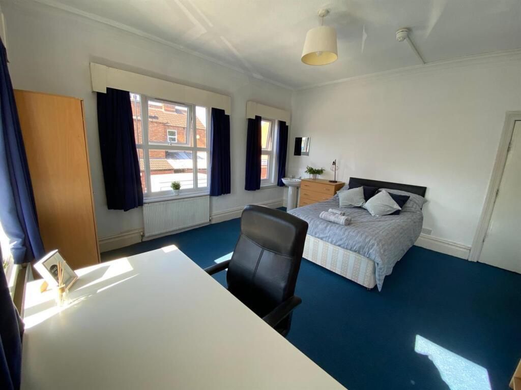 Property photo 3 of 13