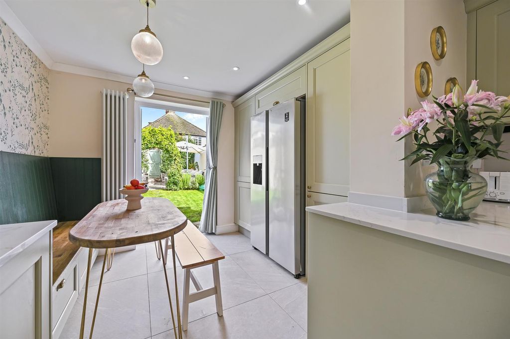 Property photo 3 of 14 Eat In Kitchen.Jpg
