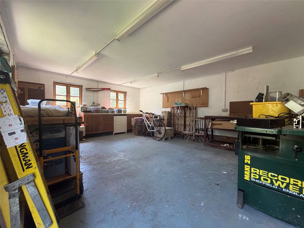 Property photo 3 of 28 Workshop Ground