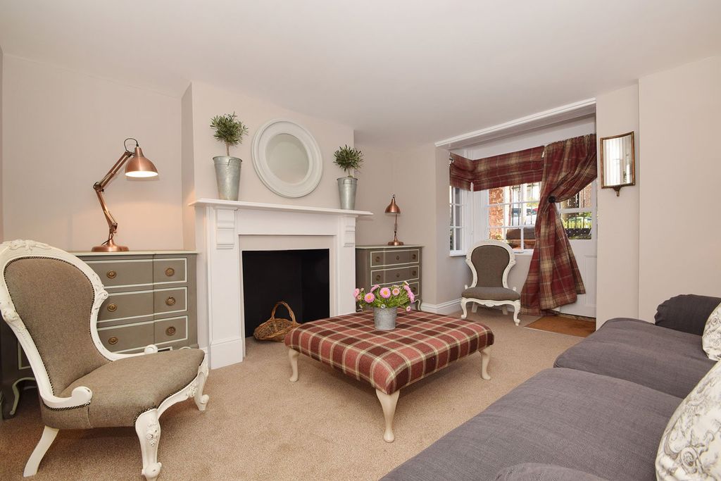 Property photo 2 of 8 Photo 01