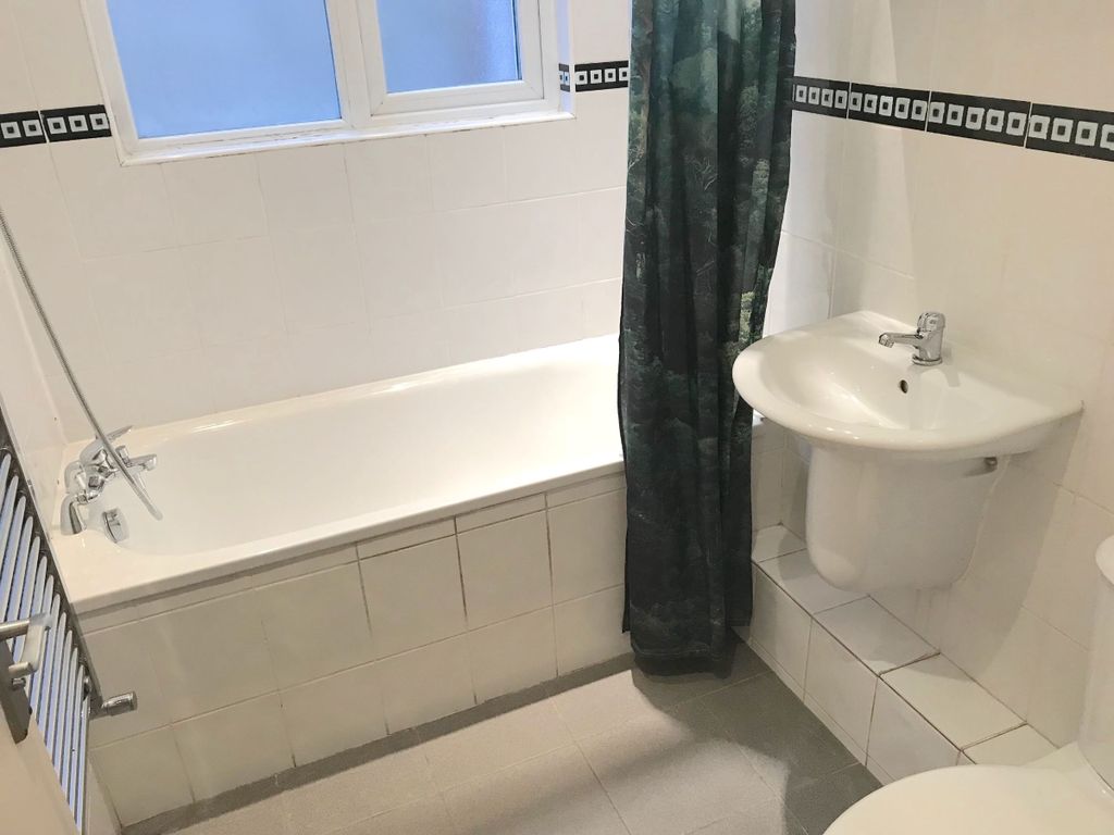 Property photo 3 of 5