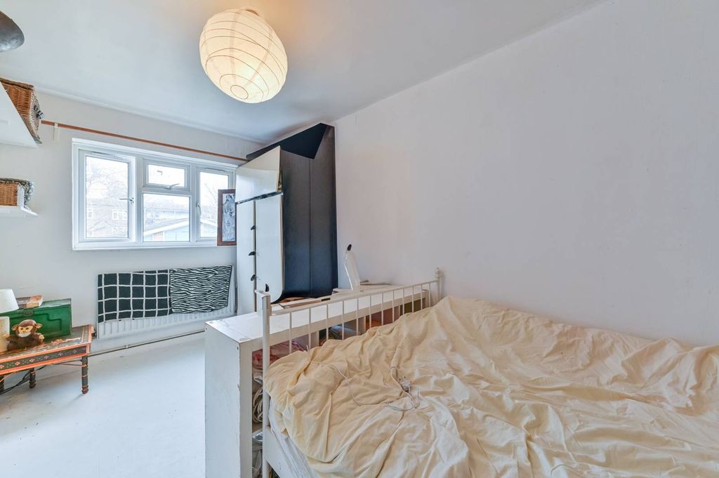 Property photo 3 of 19