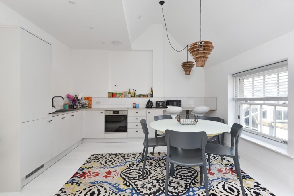 Property photo 2 of 20 4362432