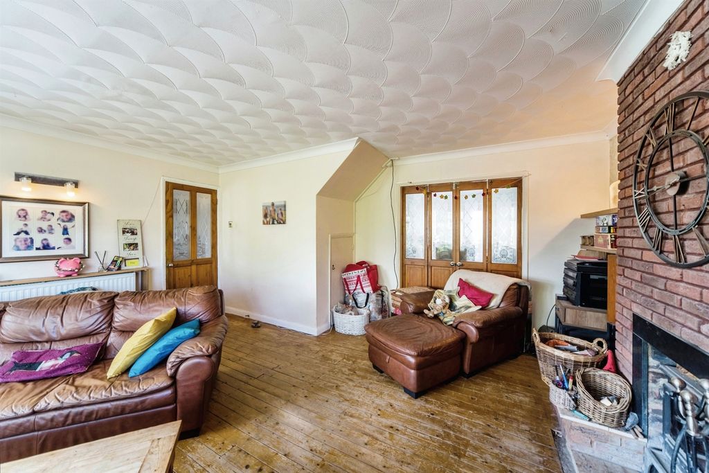 Property photo 3 of 18