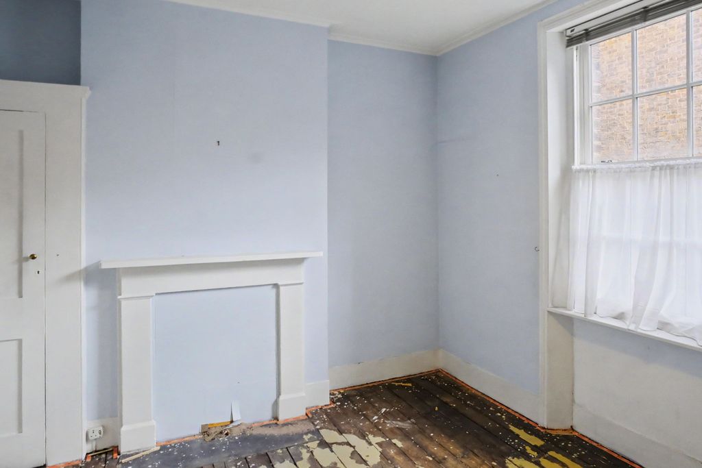 Property photo 2 of 15 24 Warwick Chambers, Pater Street, Kensington, London, W8 6En