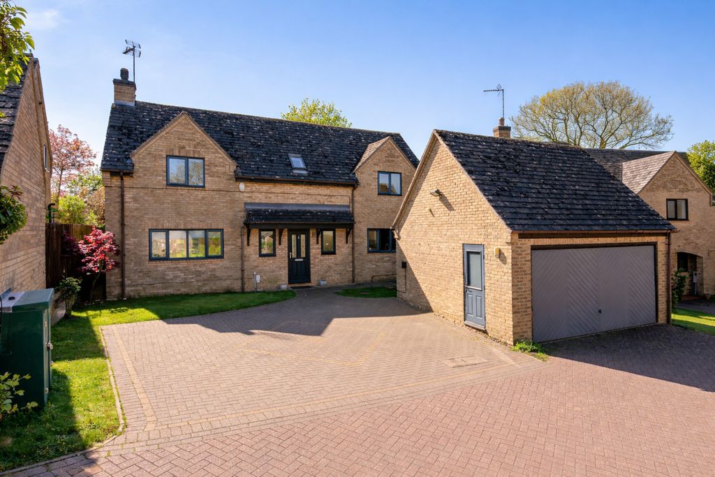 Property photo 1 of 42