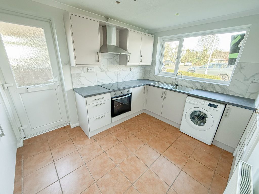 Property photo 2 of 15 4347863