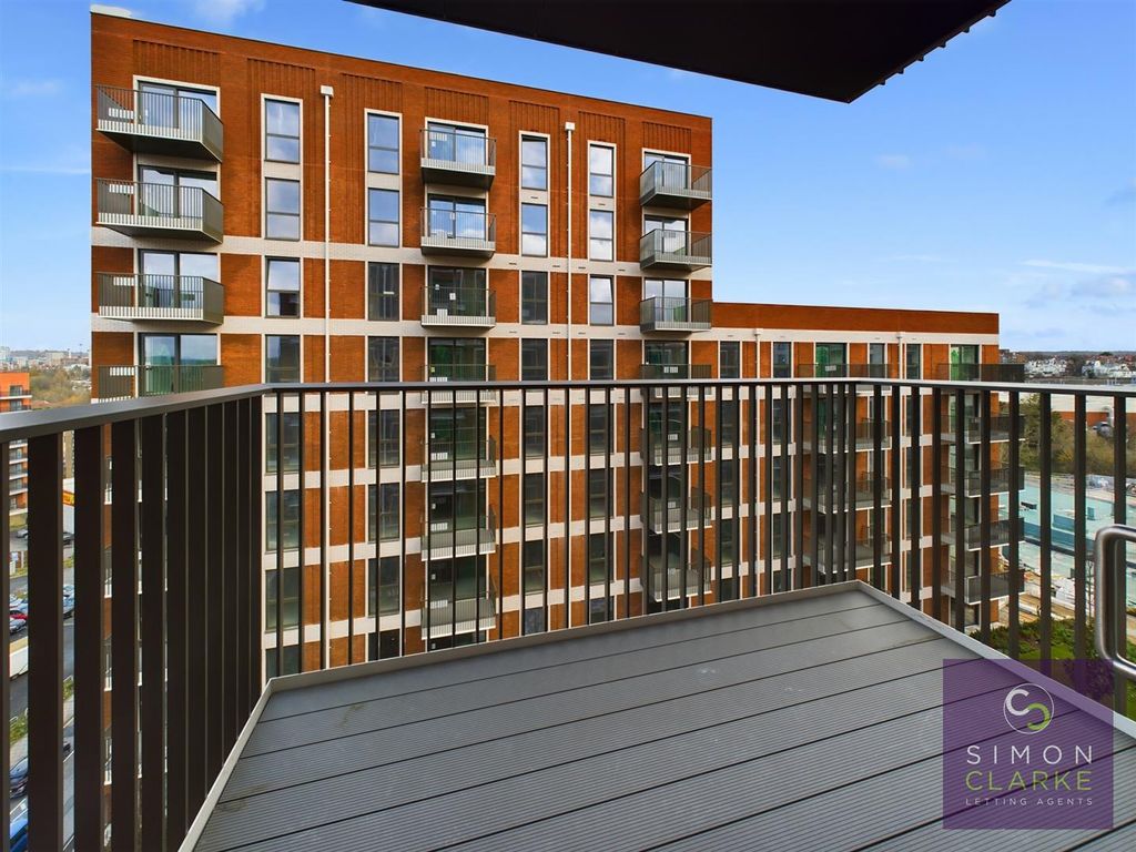 Property photo 2 of 18 Cam03369G0-Pr0195-Still009.Jpg