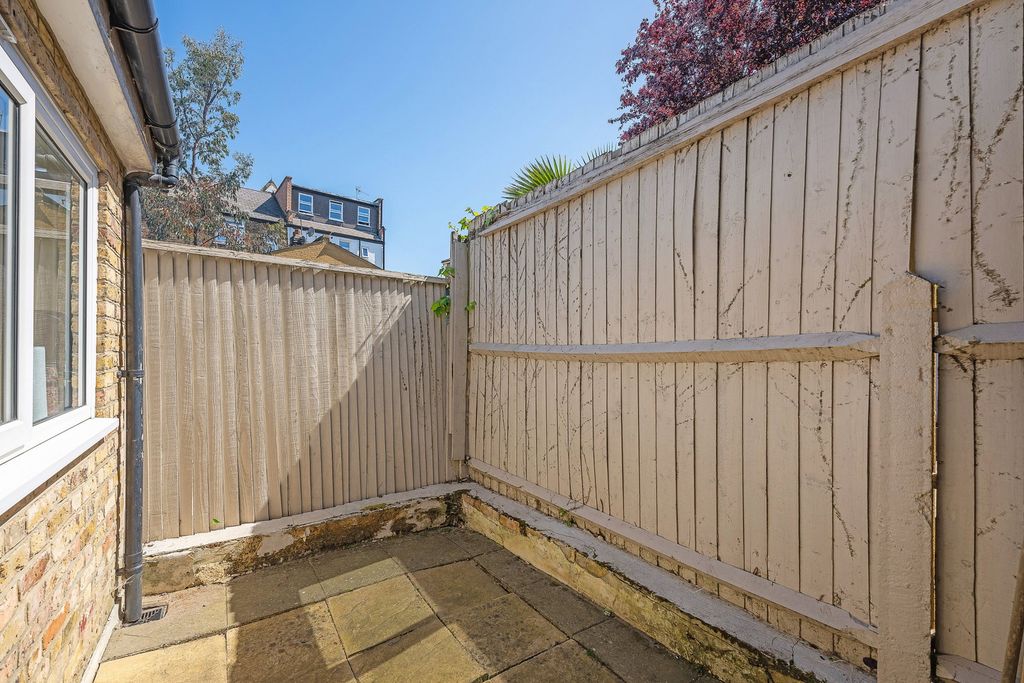 Property photo 2 of 12