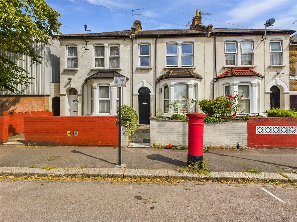 Property photo 1 of 12 Cam01358G0-Pr0104-Still013.Jpg