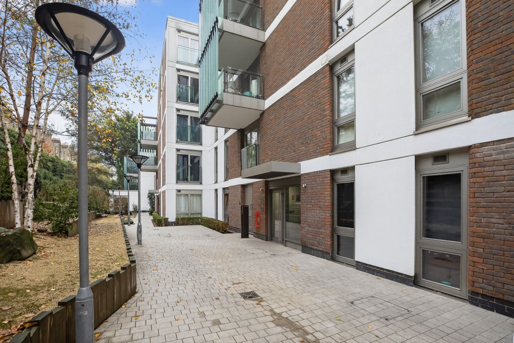 Property photo 1 of 17