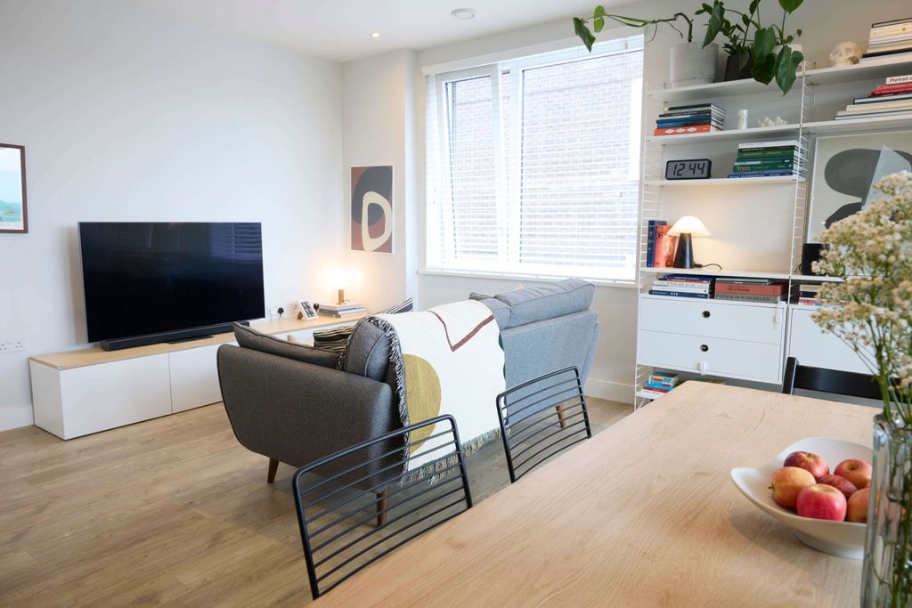 Property photo 2 of 22 51Becksquare_006.Jpg