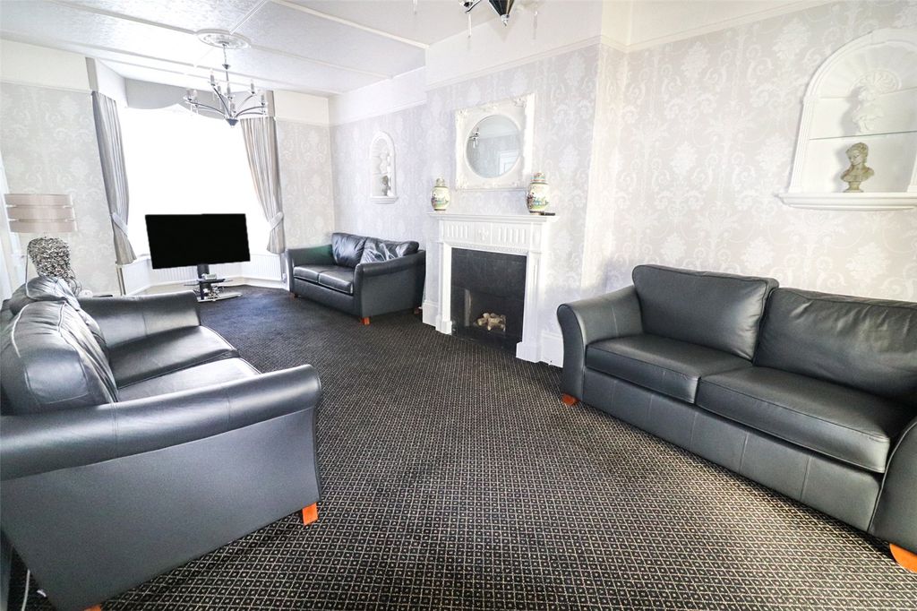 Property photo 3 of 28 Picture No. 07