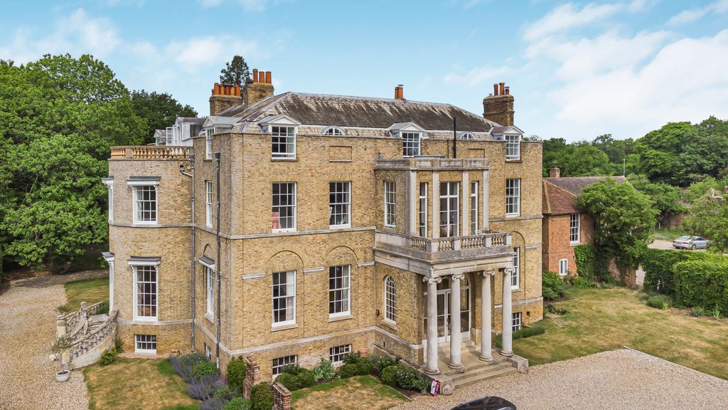 Property photo 1 of 35 Front External