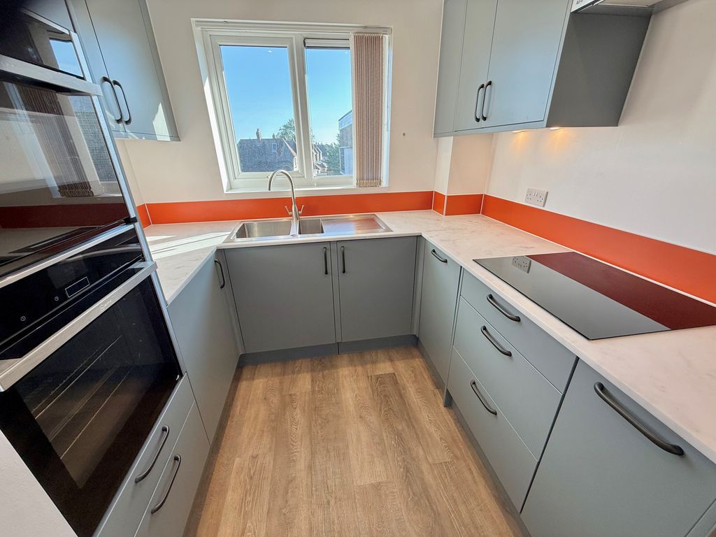 Property photo 3 of 15 19 Nordseter Lodge Kitchen 1