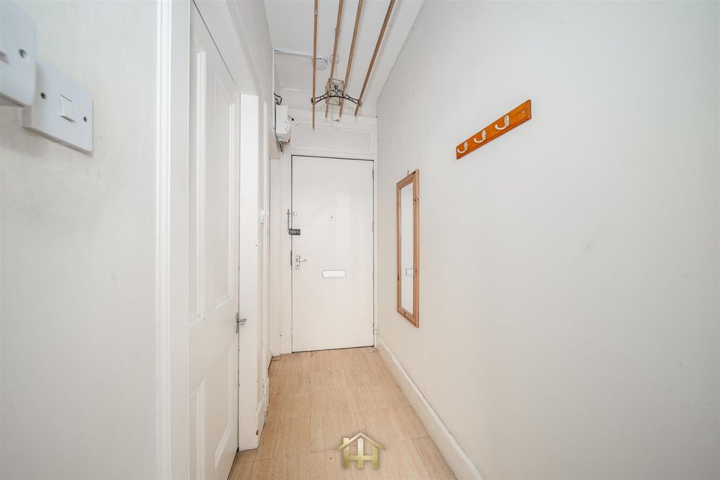 Property photo 2 of 15 1-2 43 Lyon St Dd4 6Ra 190925 Edit (11 Of 26).Jpg
