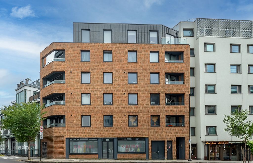 Property photo 2 of 20