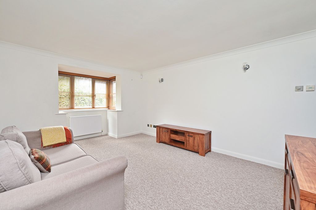 Property photo 3 of 10 Living Room