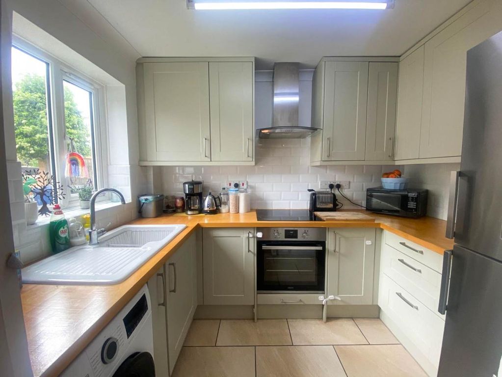 Property photo 2 of 10 6Fe4c0A1-E0c3-4F42-837A-3B7F5Ec67Dca.Jpg