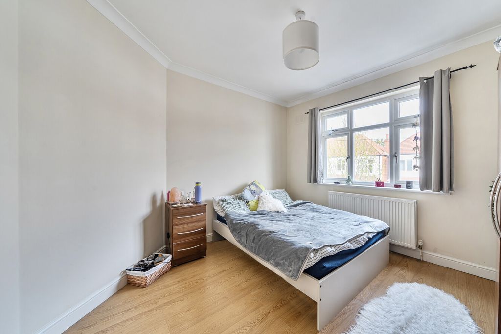 Property photo 3 of 12 1-69c253Df478E4-1...