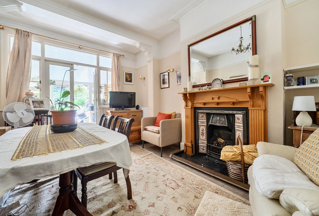 Property photo 3 of 17 1479177-11-6A3014...