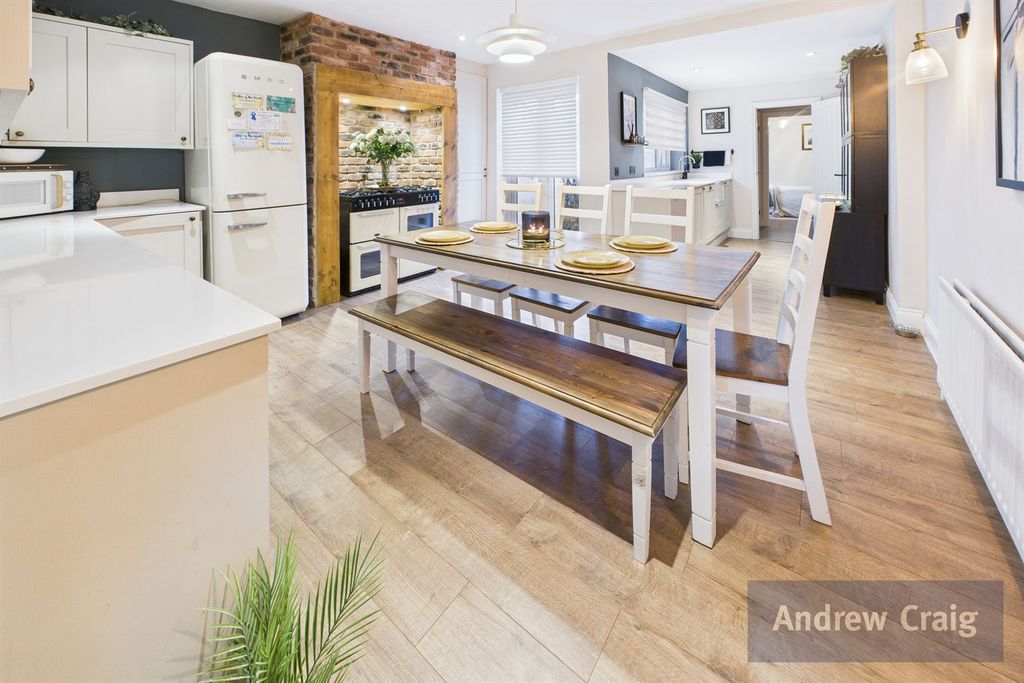 Property photo 1 of 17 (Main)