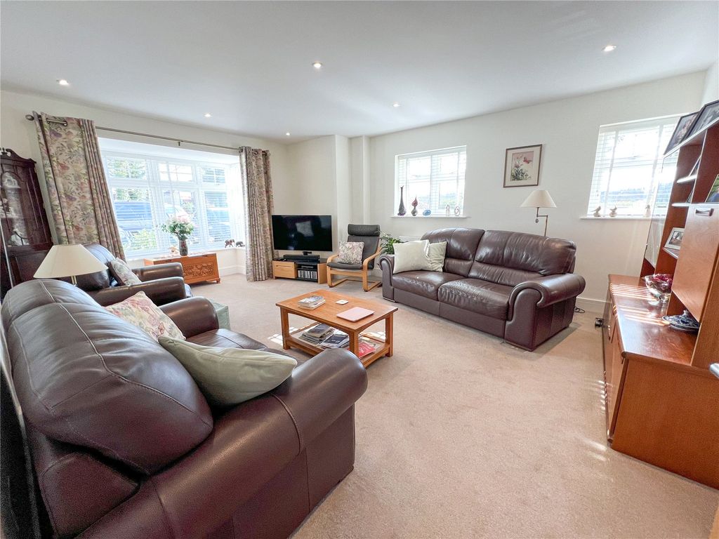 Property photo 3 of 28 Picture No. 03