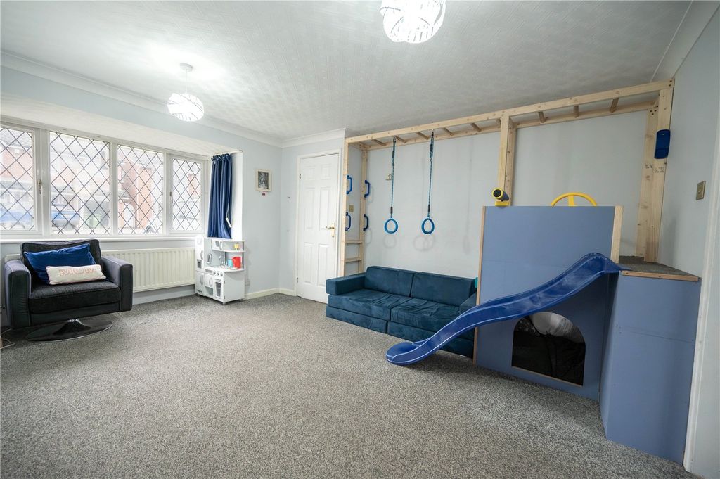 Property photo 2 of 20 Lounge