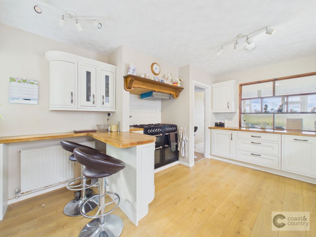 Property photo 2 of 26