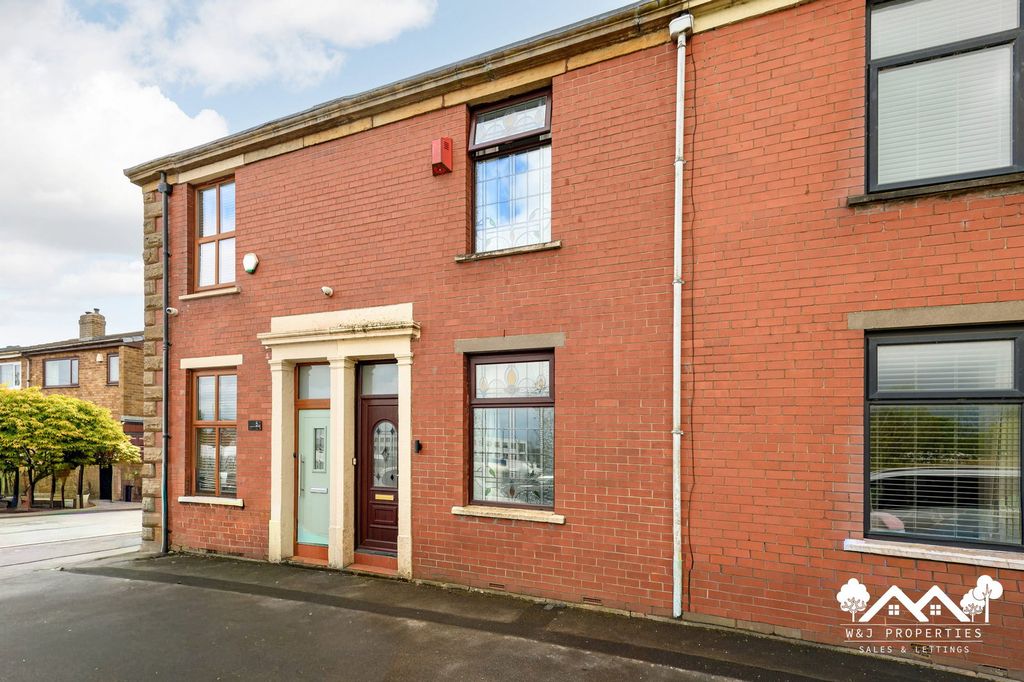 Property photo 3 of 38