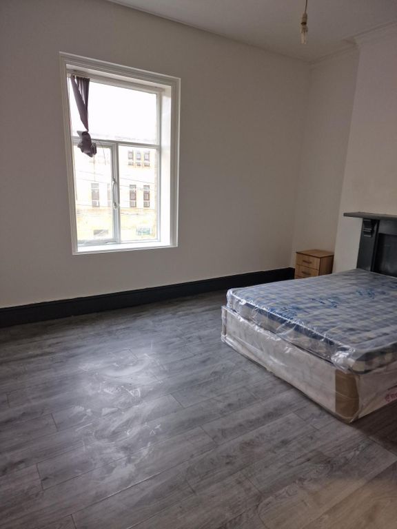 Property photo 1 of 5 14 Spring Gardens, Bd1 3Ej