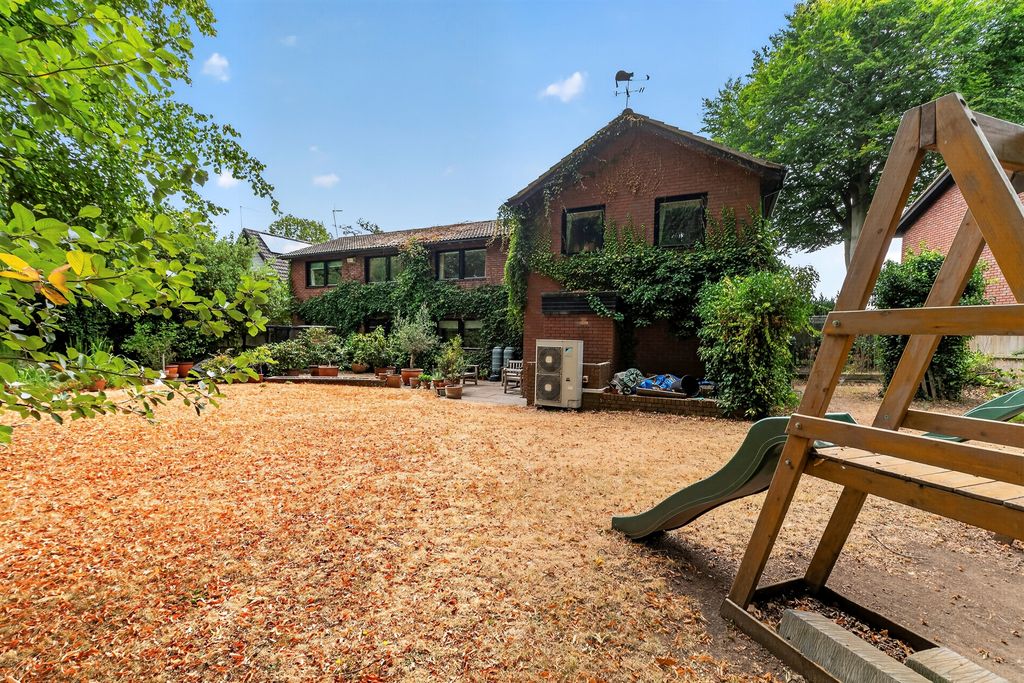 Property photo 2 of 24