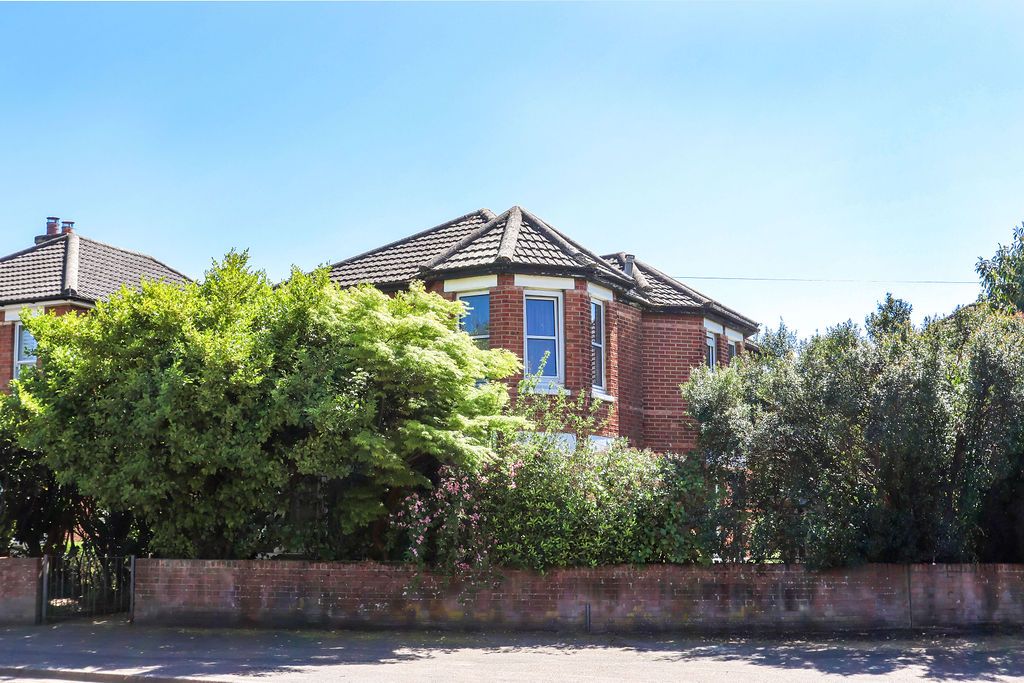 Property photo 1 of 16