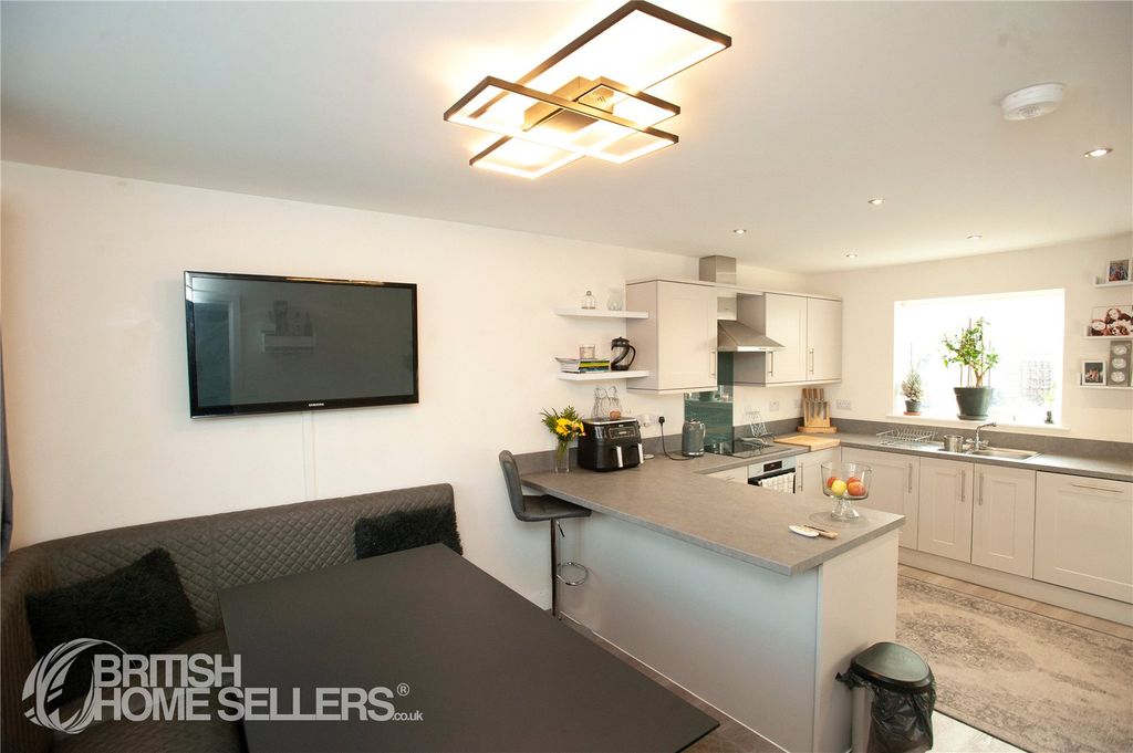 Property photo 2 of 17 Picture No. 04