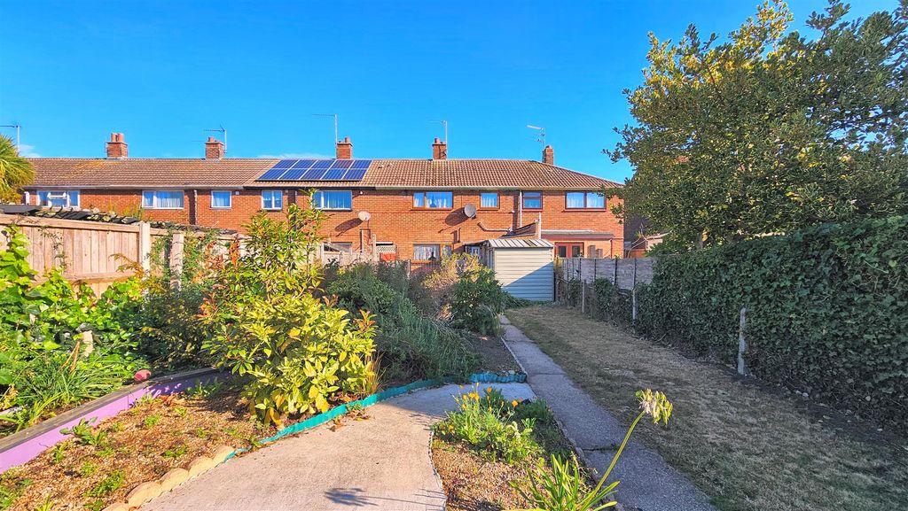 Property photo 2 of 9 Back Garden